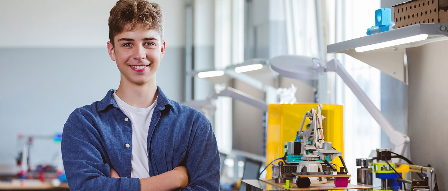 Ausbildungsberufe im Handwerk von A-Z: Lehrstellenbörse Jungendlicher in einer Werkstatt